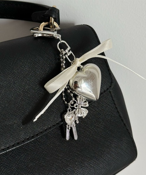 キーホルダー メタルハート&リボンチャーム - 画像 (2)