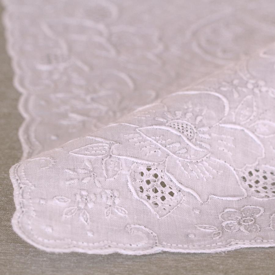 汕頭手刺繍 ハンカチ 7513 | ブライダル 結婚式 フォーマル ウェディング 結ギフト 刺繍 冠婚葬祭 白 花嫁 新婦 - 画像 (2)