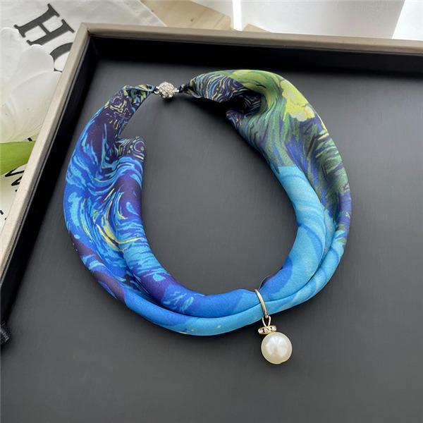 【値下げ】スカーフ マグネット式 ワンタッチ シルクタッチ 簡単 ネックレス風 レディース ラインストーン 花柄 チェック柄 おしゃれ エレガント 女性用 婦人 - 画像 (3)