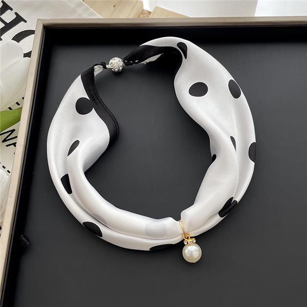 【値下げ】スカーフ マグネット式 ワンタッチ シルクタッチ 簡単 ネックレス風 レディース ラインストーン 花柄 チェック柄 おしゃれ エレガント 女性用 婦人 - 画像 (6)