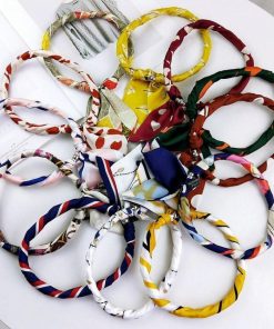 【値下げ】スカーフ マグネット式 ワンタッチ シルクタッチ 簡単 ネックレス風 チョーカー風 レディース アクセサリー おしゃれ きれいめ エレガント か