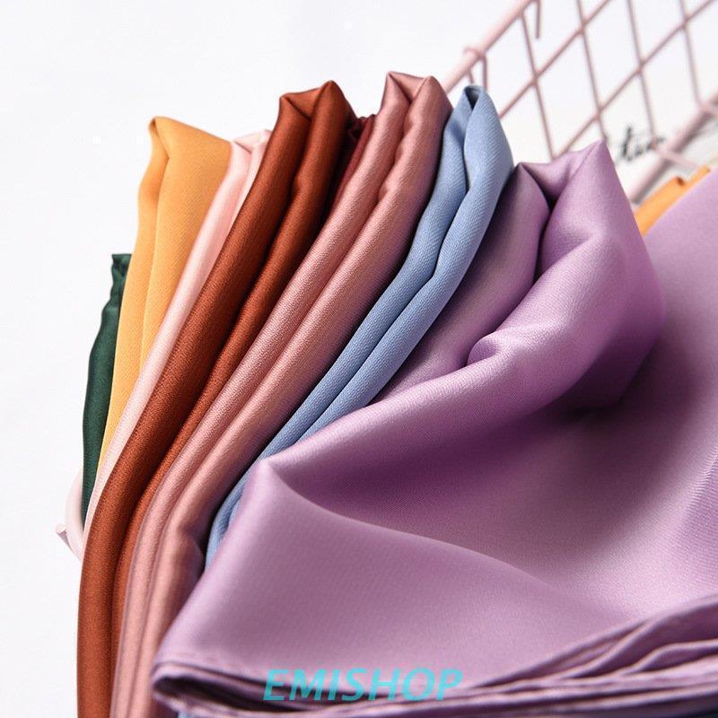 【特価】スカーフ ユニセックス レディース メンズ 正方形 70 70cm 男女兼用 女性 男性 シルク調 春 秋 薄手 おしゃれ 無地 - 画像 (2)